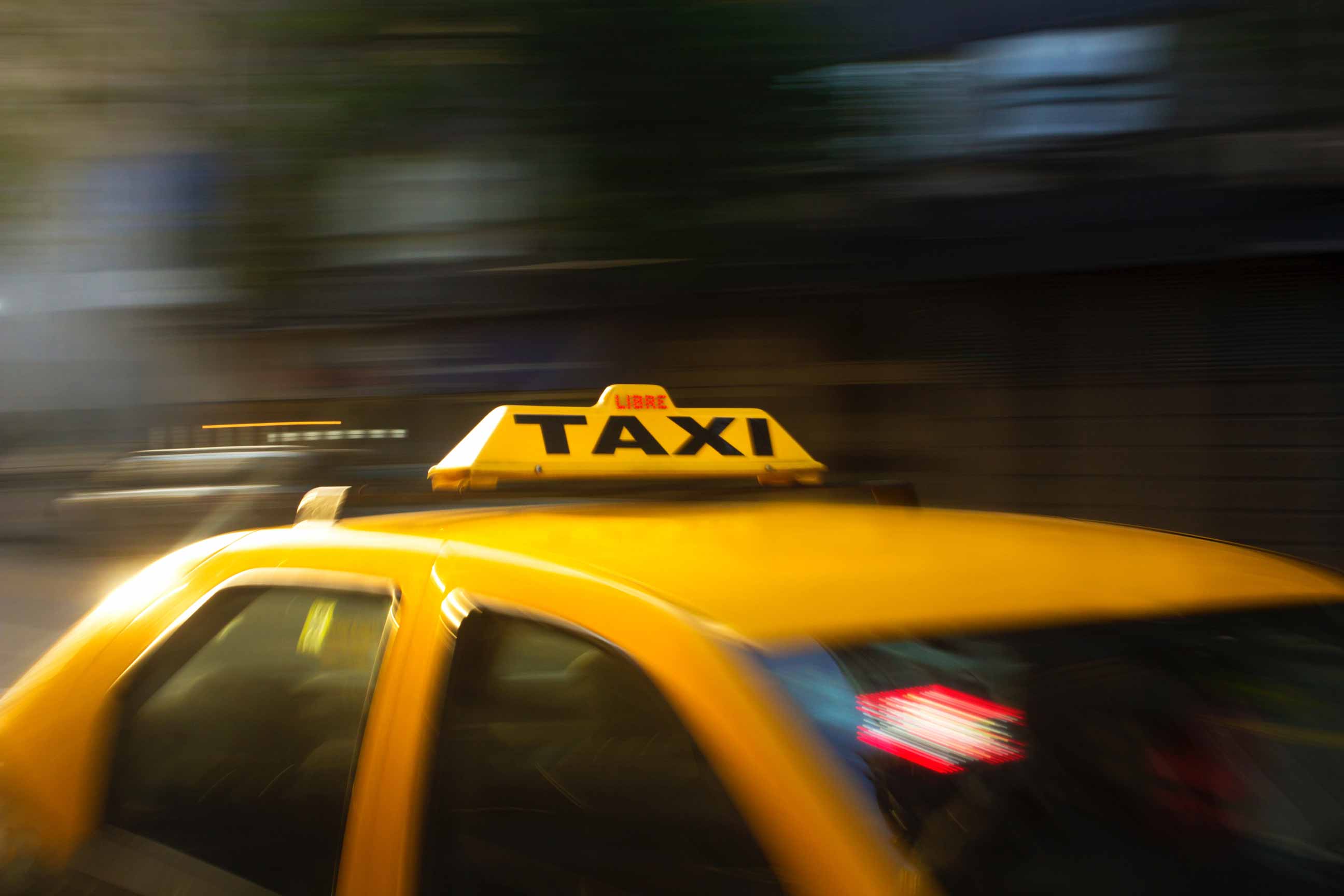 Celldömölk, Taxi, Taxi, fuvar, celldömölk, non-stop taxi, taxi rendelés, személyszállítás, Boba, Jánosháza, sárvár, ositaxi, osi, bulijárat, bulitaxi, gyorstaxi, reptéri transzfer, transzfer, wellnesstaxi, fürdőtaxi, autómentés, osicar
