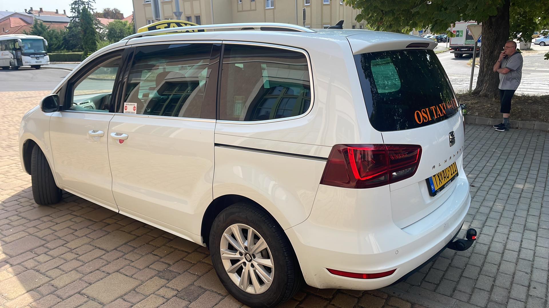 Celldömölk, Taxi, Taxi, fuvar, celldömölk, non-stop taxi, taxi rendelés, személyszállítás, Boba, Jánosháza, sárvár, ositaxi, osi, bulijárat, bulitaxi, gyorstaxi, reptéri transzfer, transzfer, wellnesstaxi, fürdőtaxi, autómentés, osicar